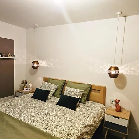 A 8km Du Circuit F1, Avec Jardin Et Parking A ヴィラ