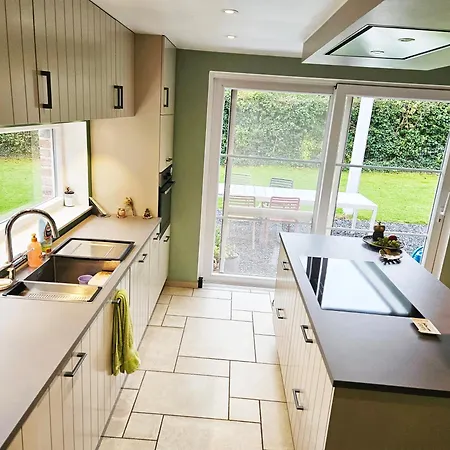 A 8km Du Circuit F1, Avec Jardin Et Parking A ヴィラ *