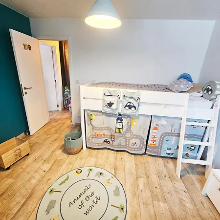 A 8km Du Circuit F1, Avec Jardin Et Parking A