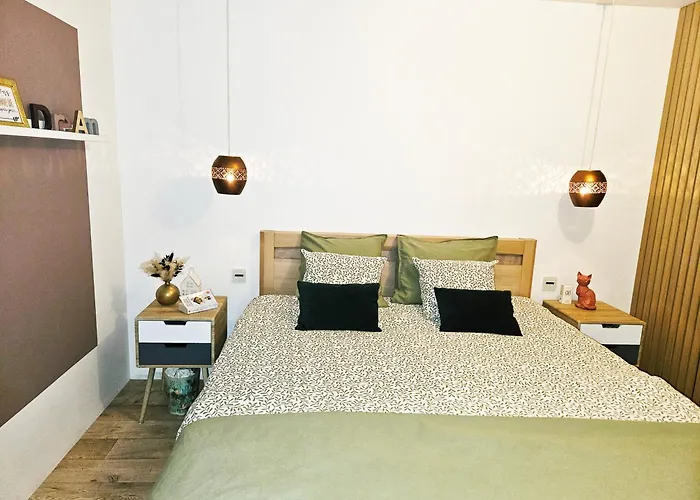 A 8km Du Circuit F1, 5 Personnes Avec Jardin Et Parking A Sart-lez-Spa