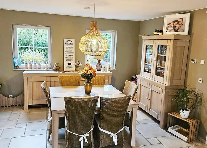 A 8km Du Circuit F1, 5 Personnes Avec Jardin Et Parking A