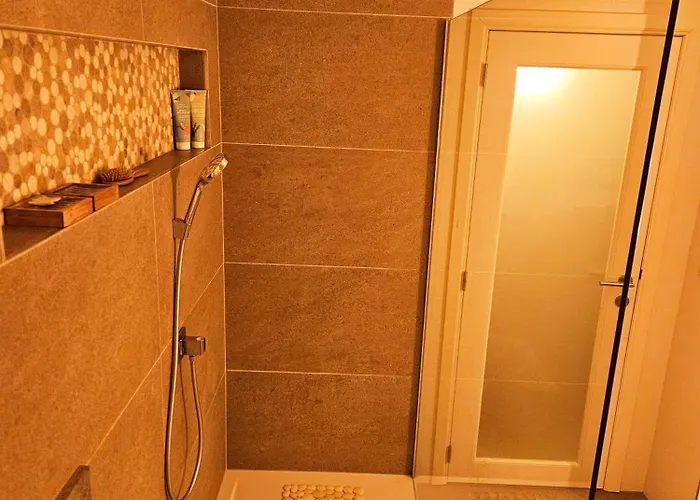 Villa A 8km Du Circuit F1, 5 Personnes Avec Jardin Et Parking A *