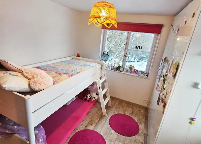 A 8km Du Circuit F1, 5 Personnes Avec Jardin Et Parking A Sart-lez-Spa